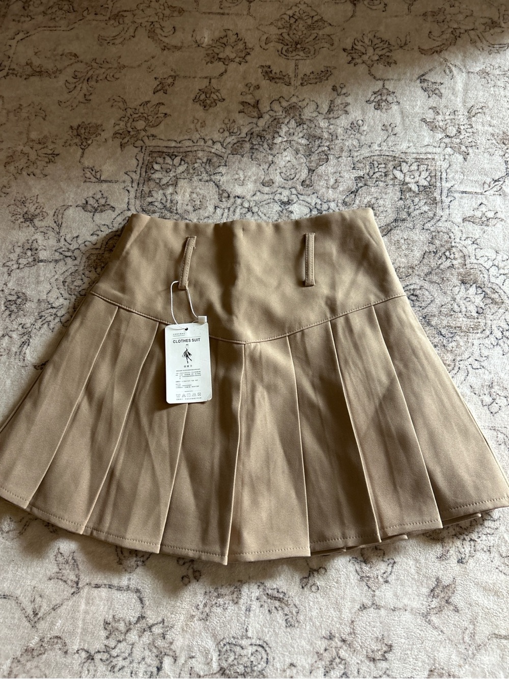 NWT tan pleated skort size small